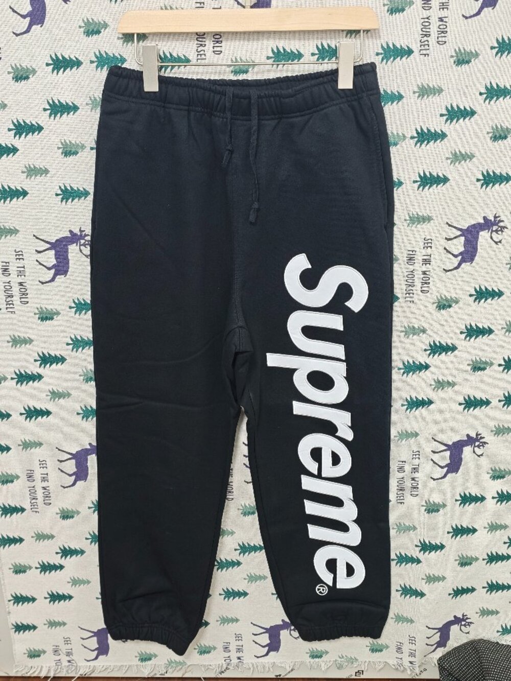 Black Supreme Vertical Logo Sweatpants Unisex